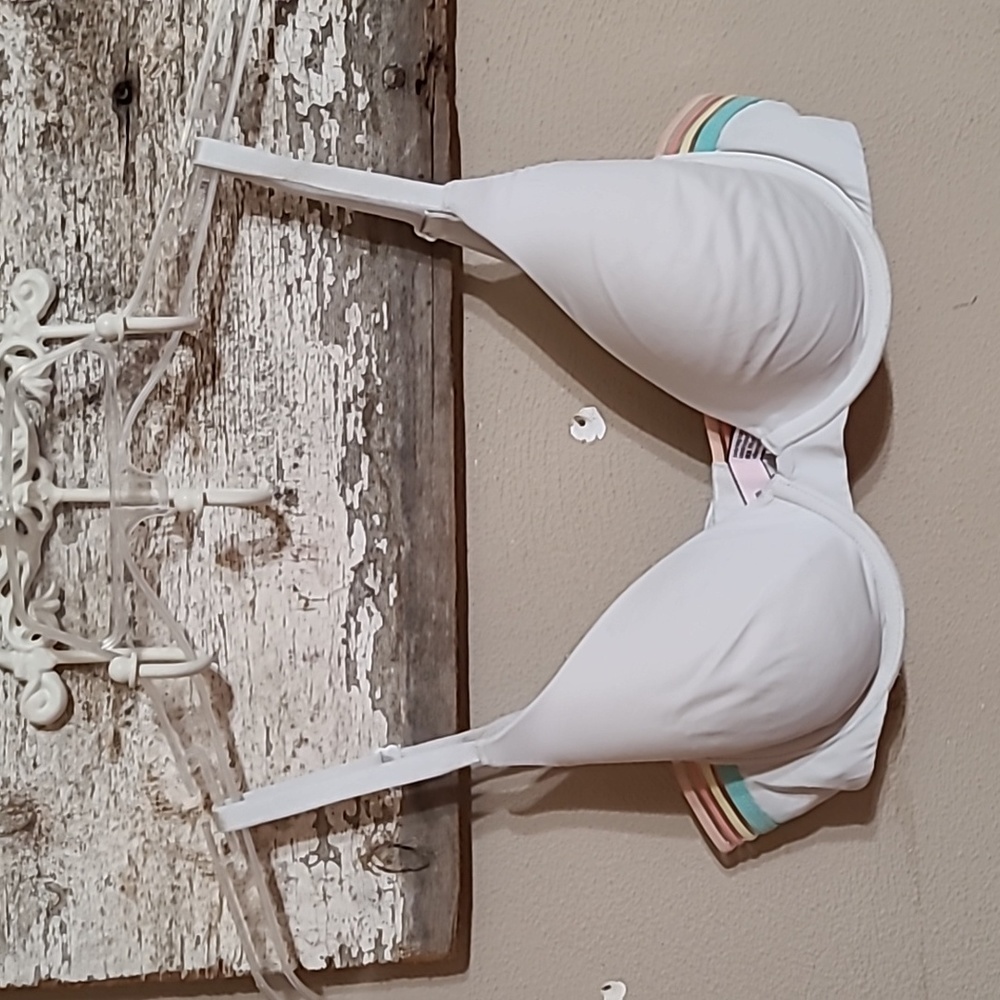 Victoria's Secret t-shirt lightly lined full coverage 34b